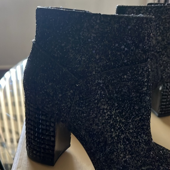Michael kors boots - Picture 2 of 4